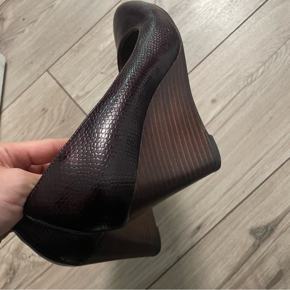 Clarks Deep Purple Wedge Shoes - Picture 9 of 12